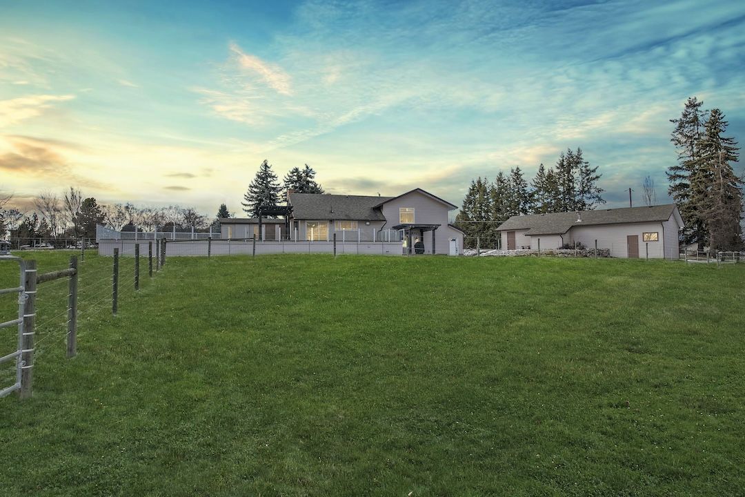 186 Stepping Stones Crescent — front exterior