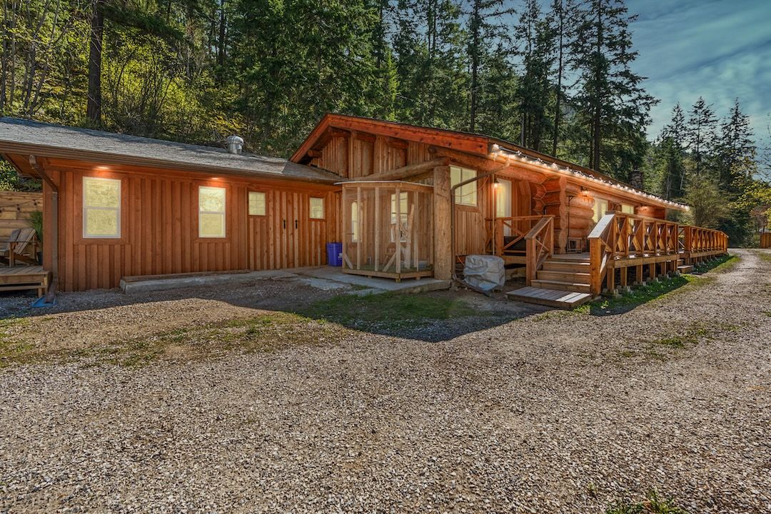 Spallumcheen BC Real Estate |1645 Simons Road