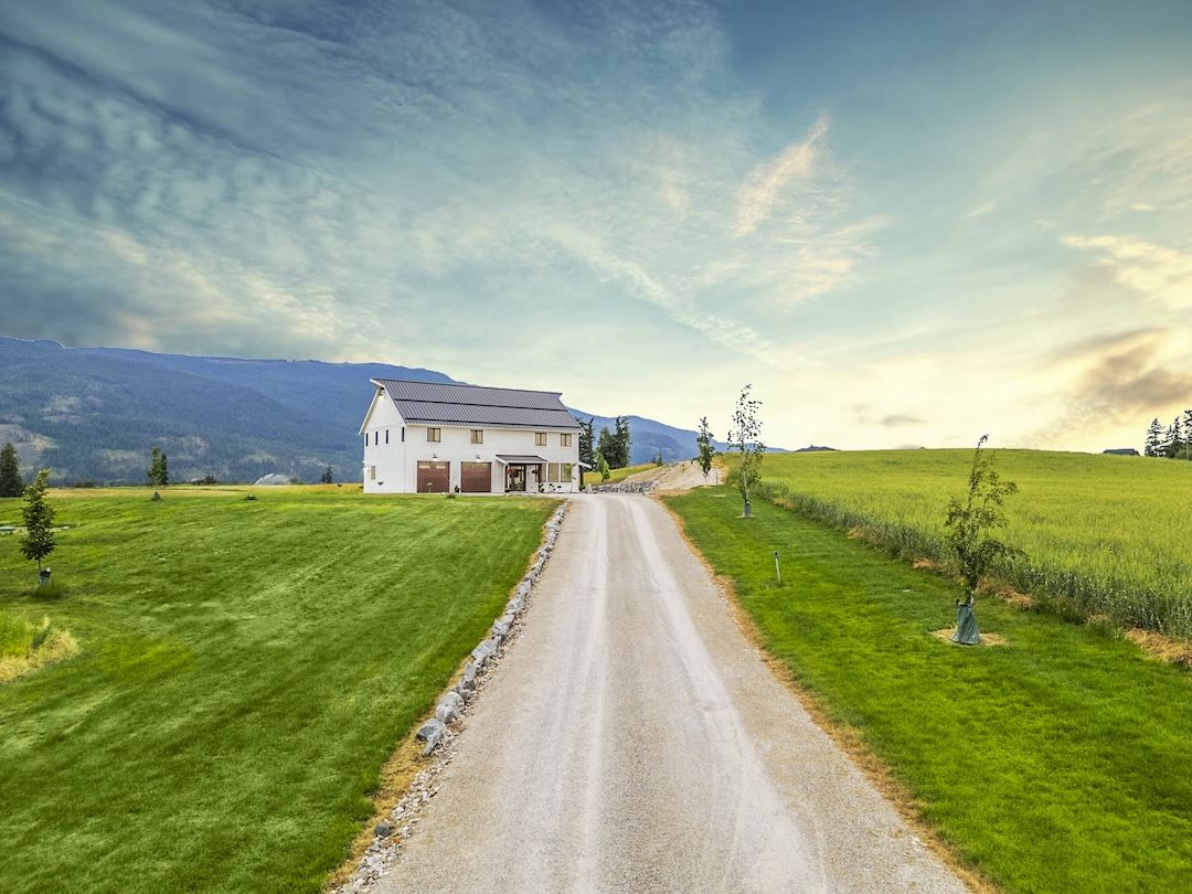 Spallumcheen BC Real Estate | 2589 Young Road Copy