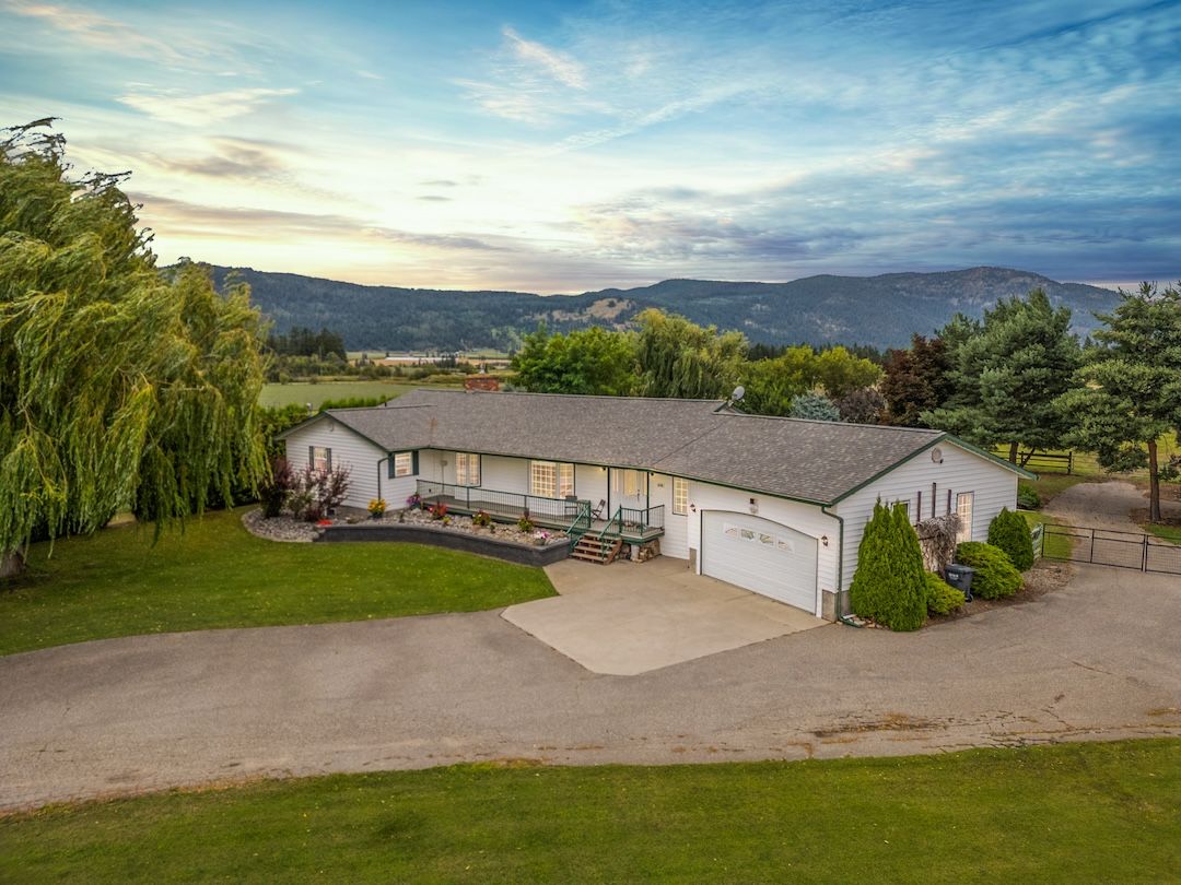 SOLD!! Spallumcheen BC Real Estate | 1176 Thomas Hayes Road