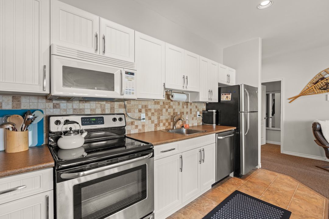 Kitchen range and fridge