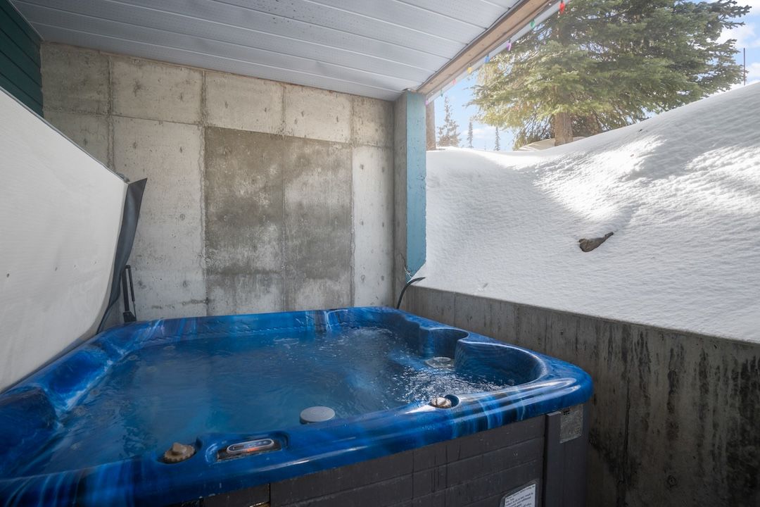 Hot tub on the covered patio