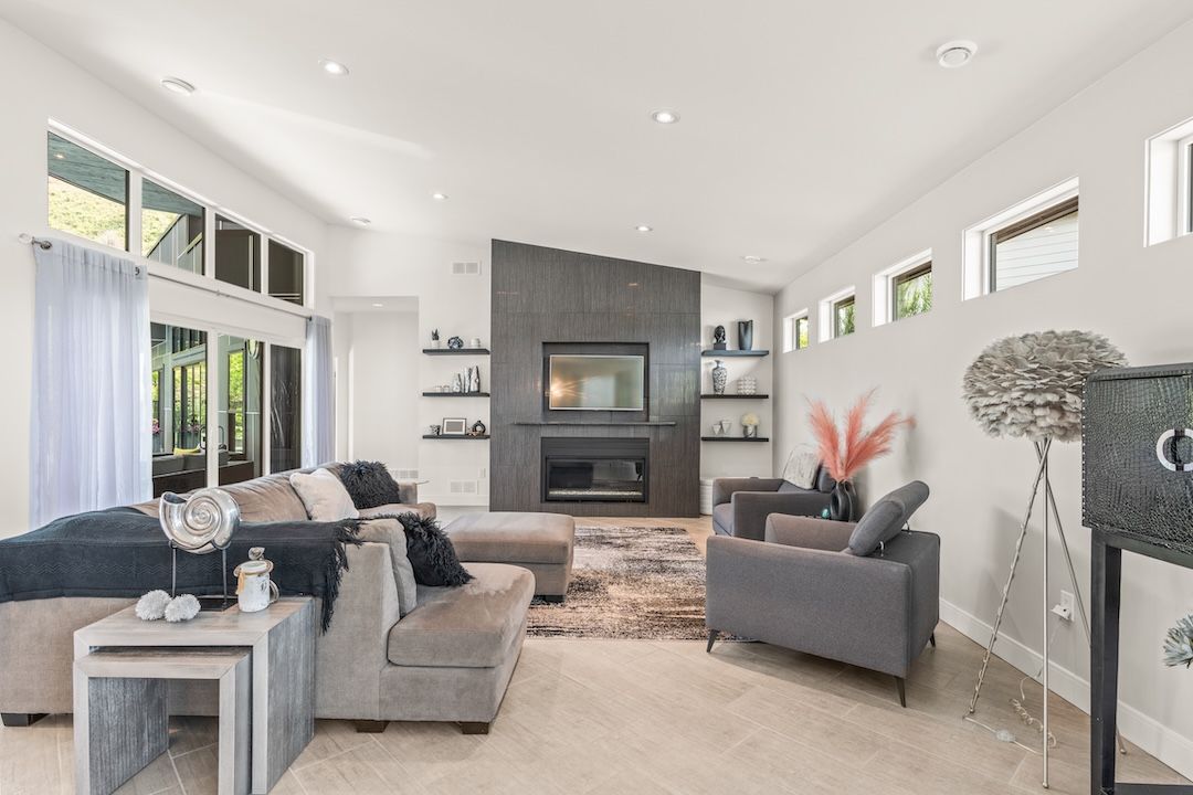 Living room with fireplace