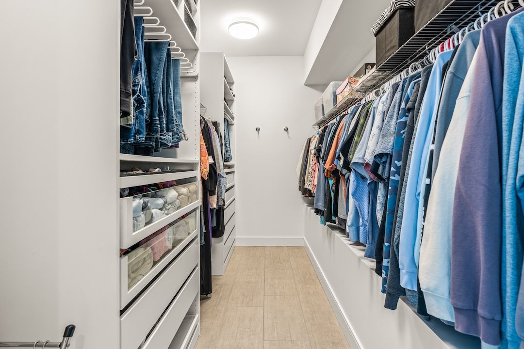 Walk-in closet