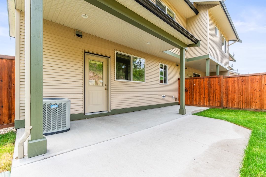 Double attached garage exterior view