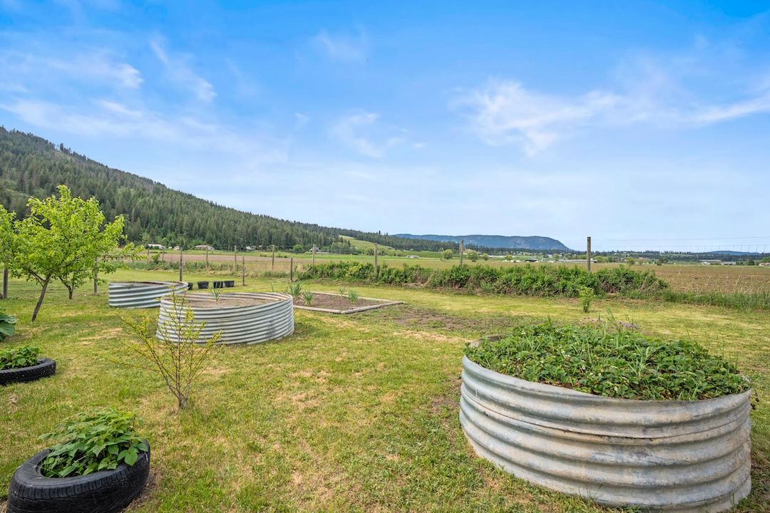 Wider view of the property and surrounding fields