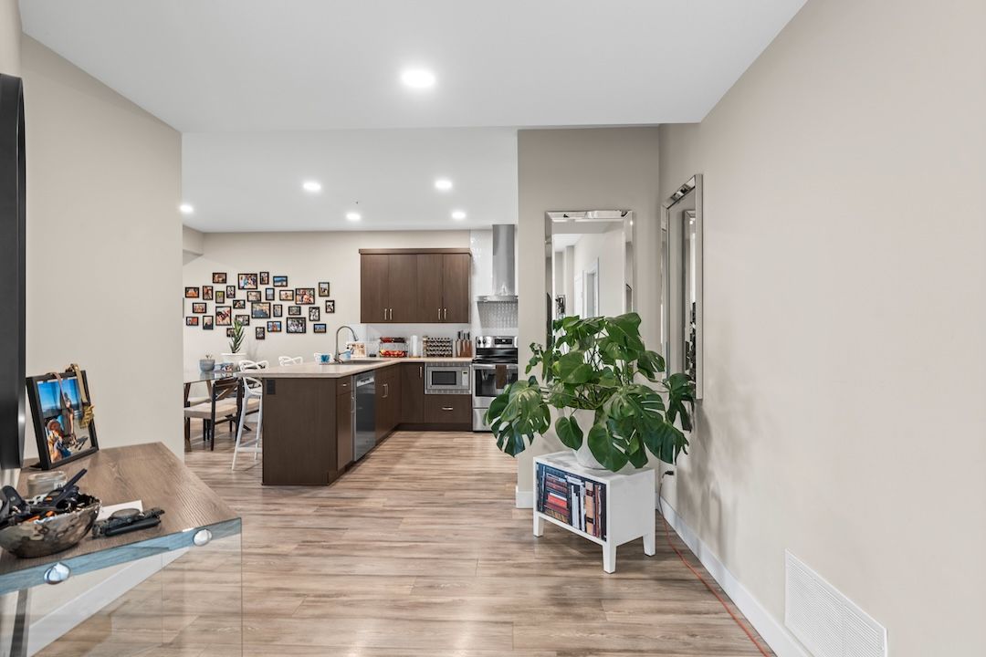 Kitchen at 206 Vineyard Way