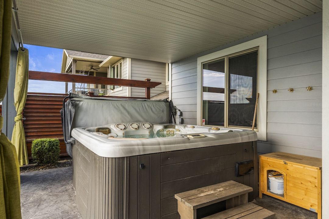 Hot tub on the covered patio