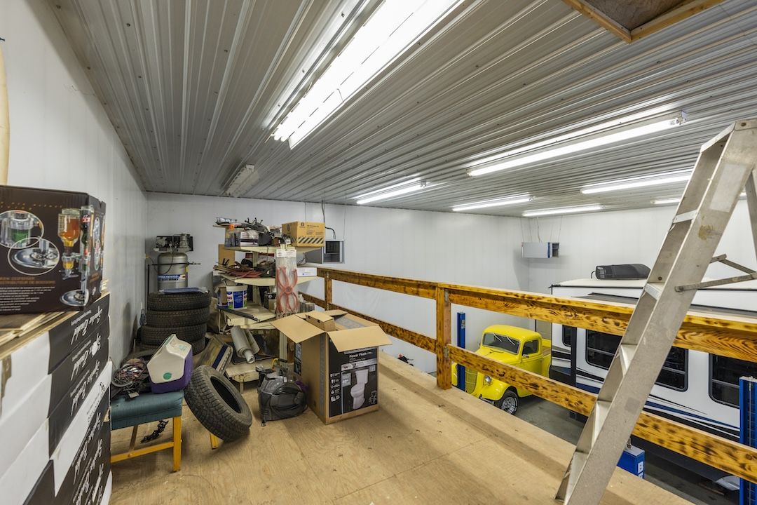 Shop mezzanine
