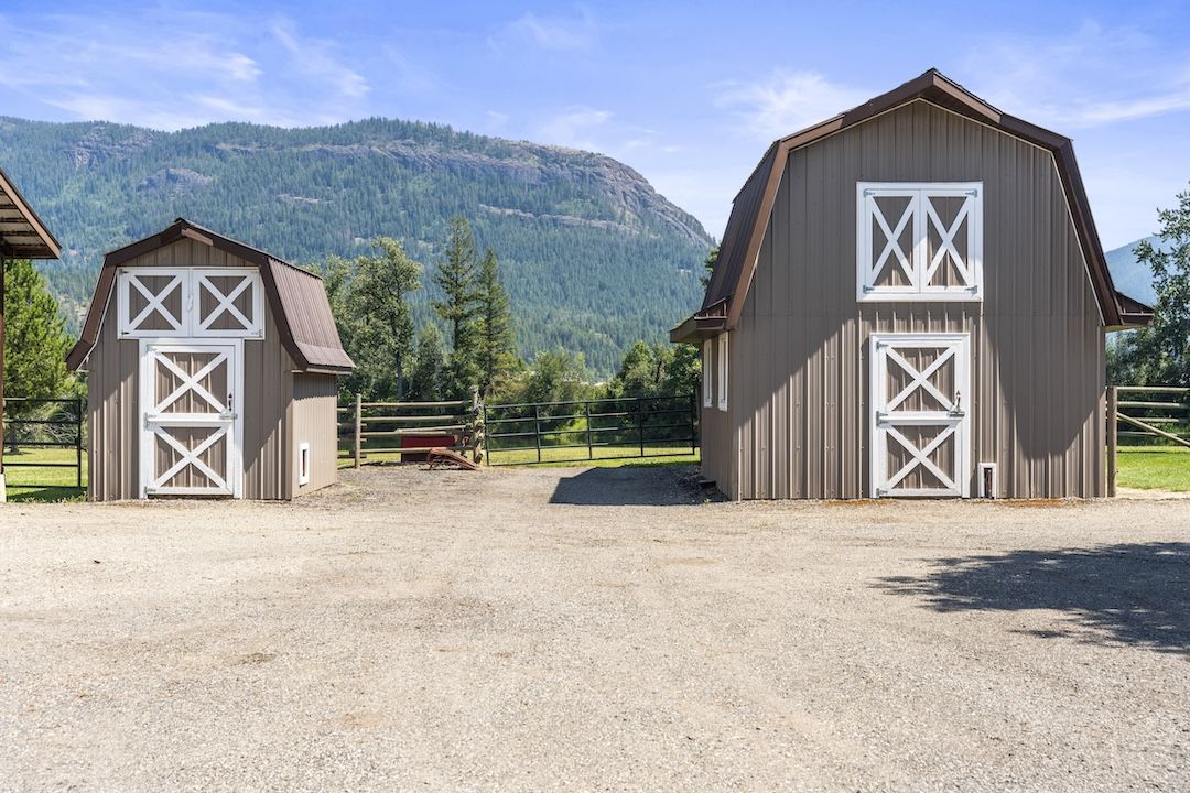 Barns