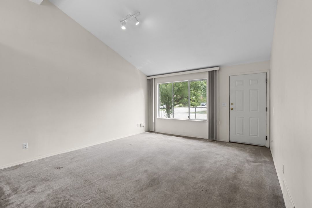 Vaulted ceiling over the open living room