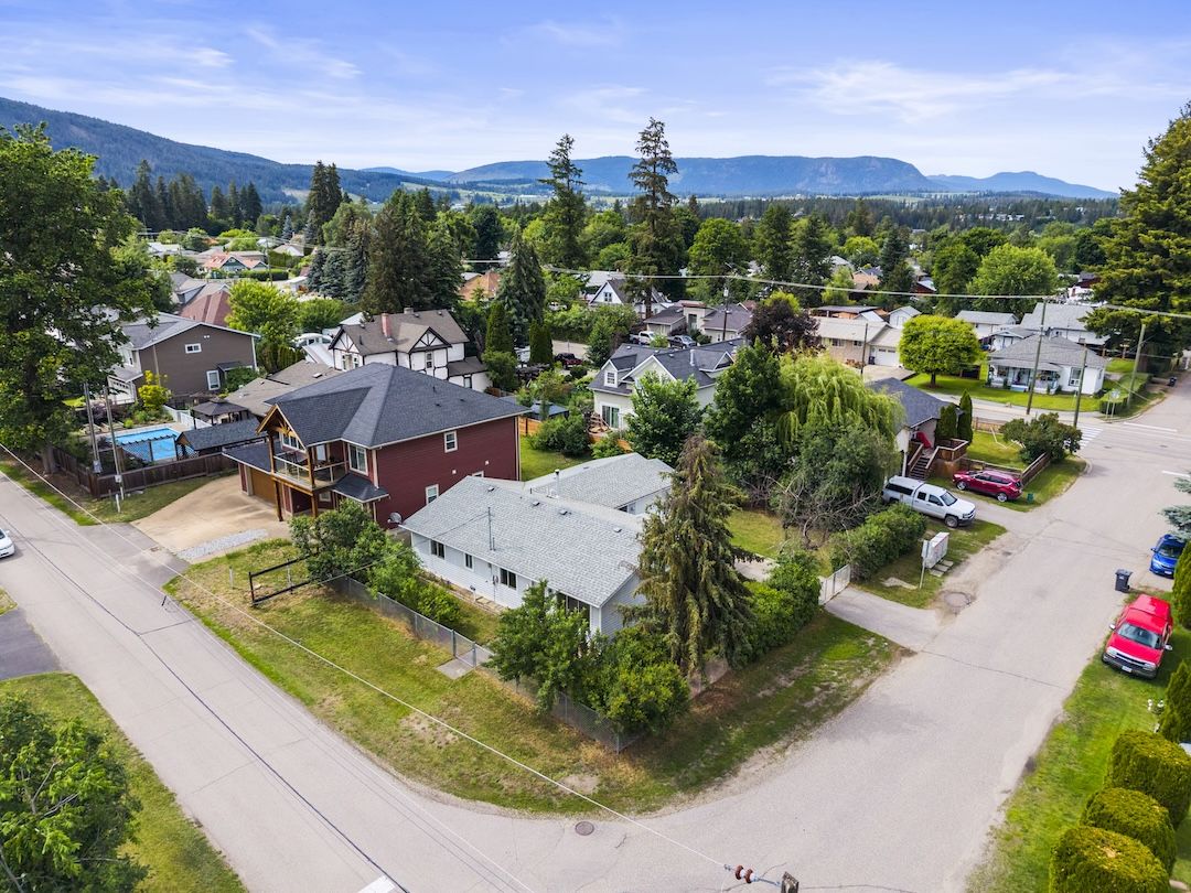 Aerial view of 2820 Burns Avenue on its corner lot in Armstrong
