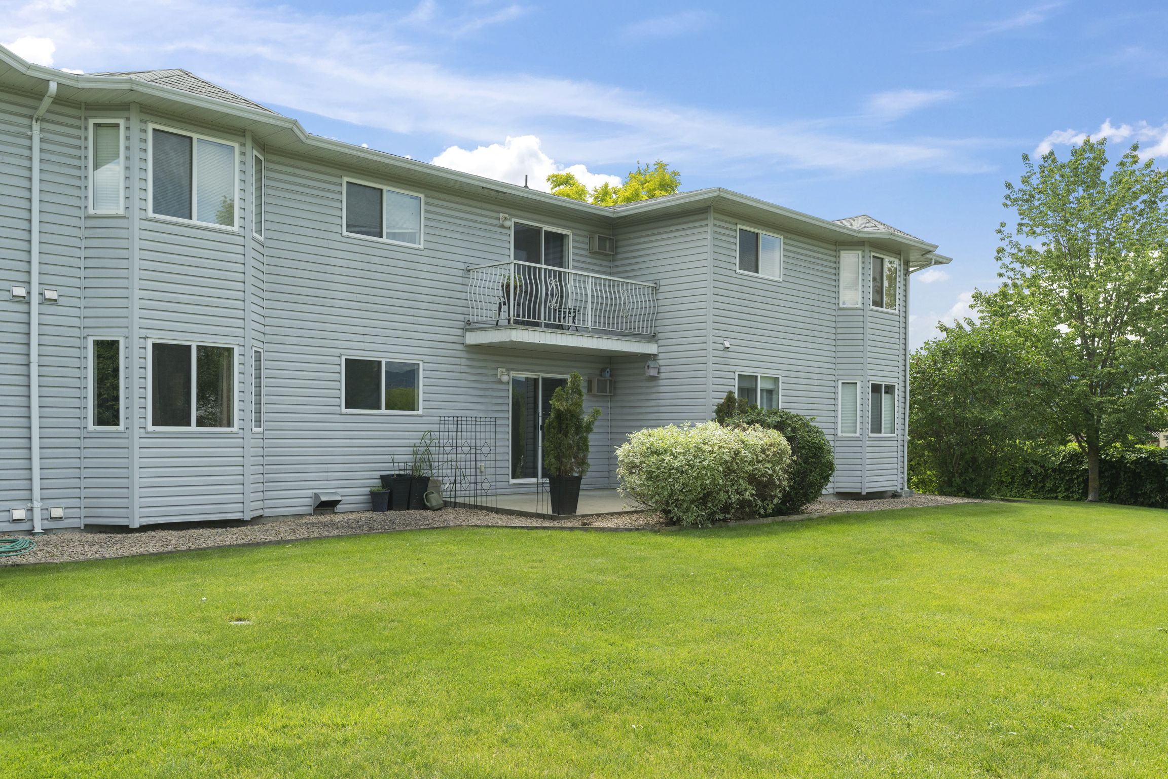 106-2435 Pleasant Valley Road, Armstrong