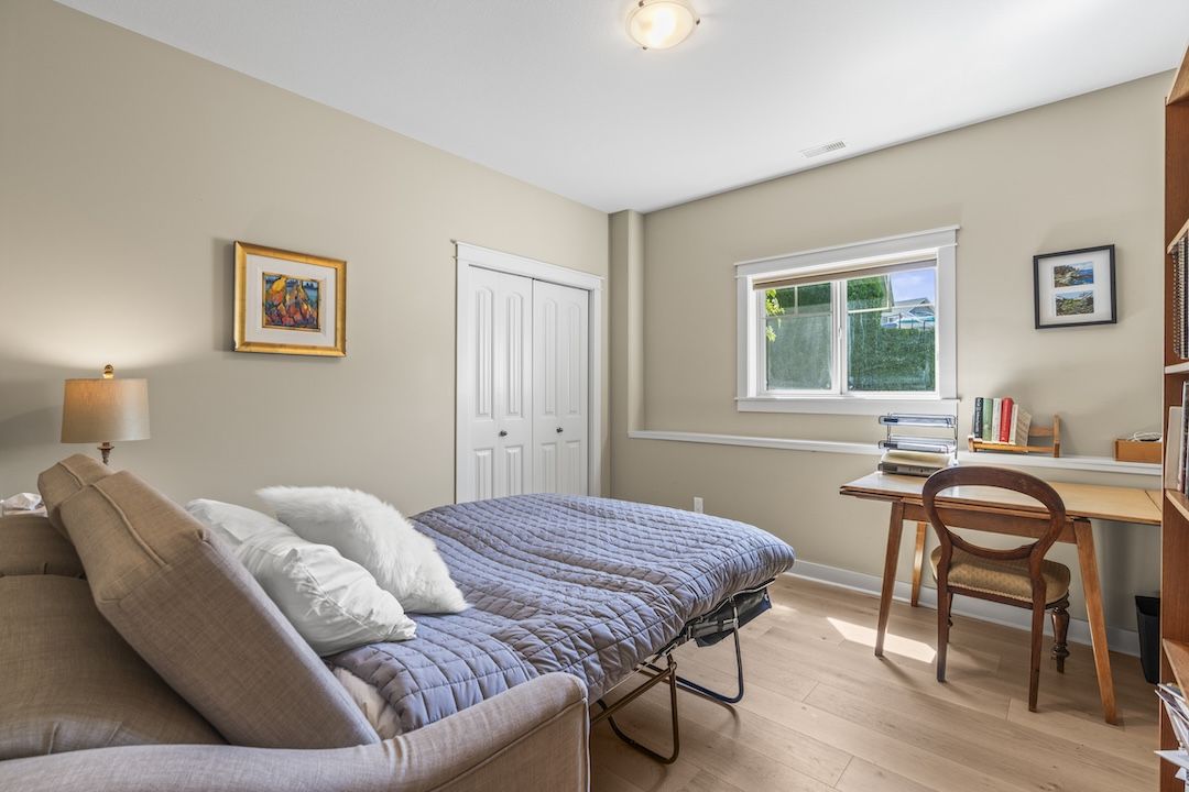 Fourth bedroom