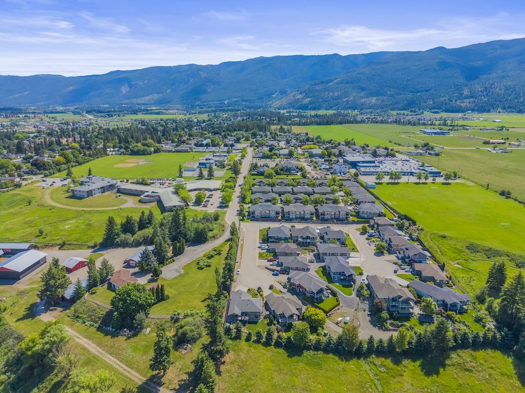 Aerial location view
