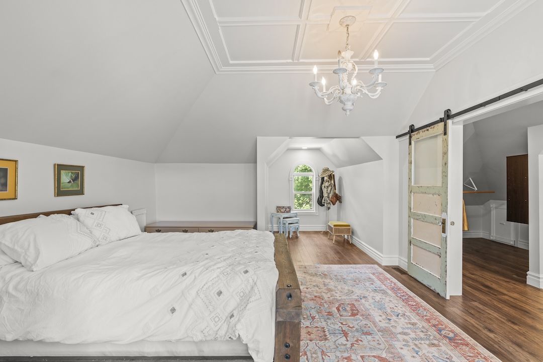 Third-floor primary bedroom