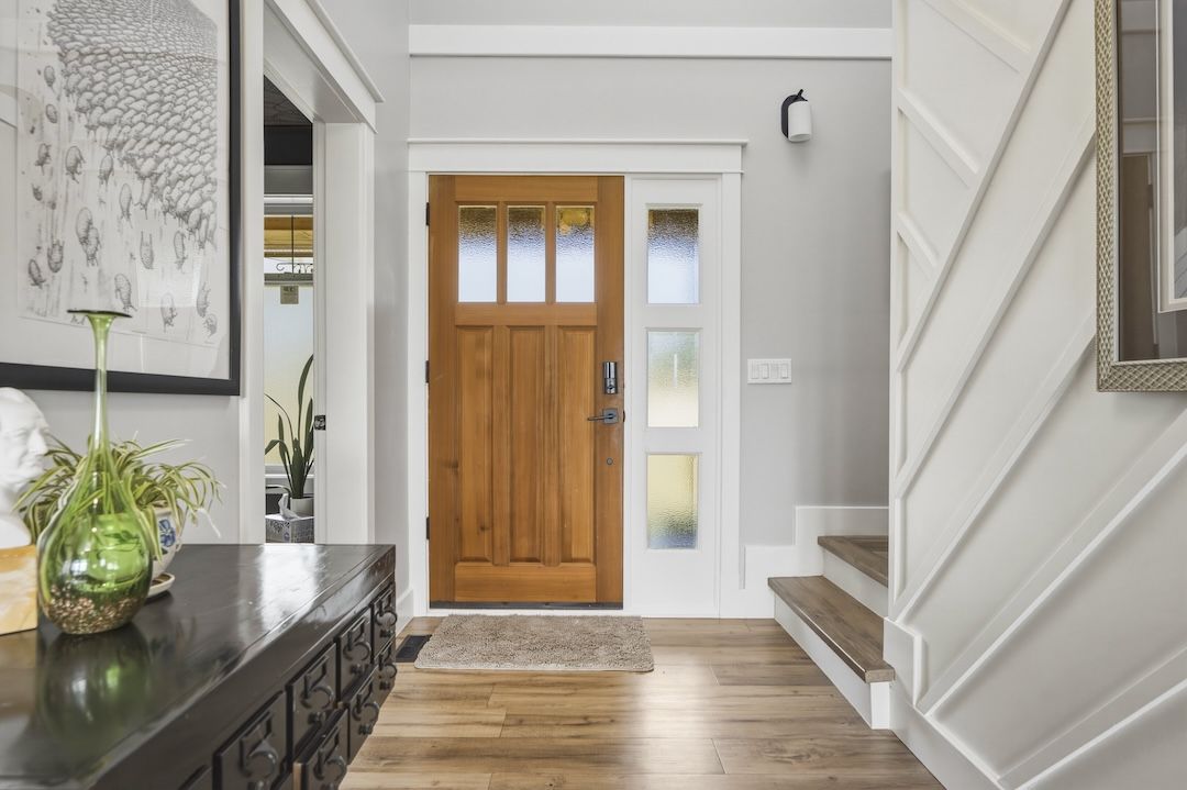 Front entry and foyer of 4525 McLeery Road