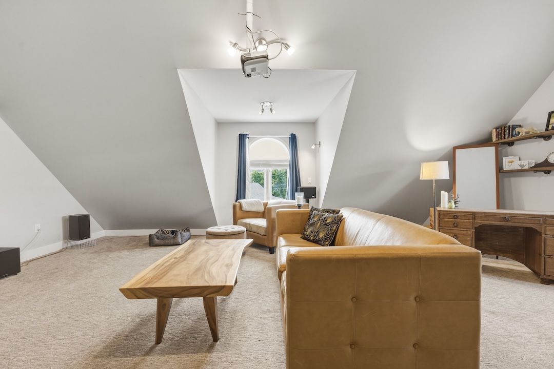 Second-floor family room