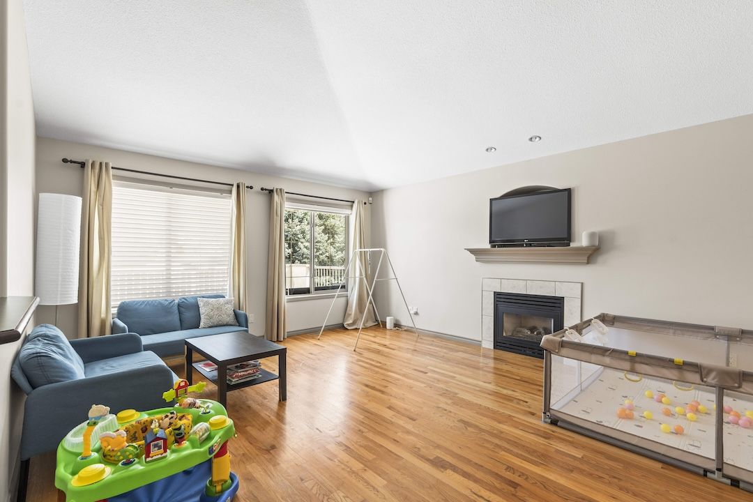 3D tour of 2068 Hunter Crescent