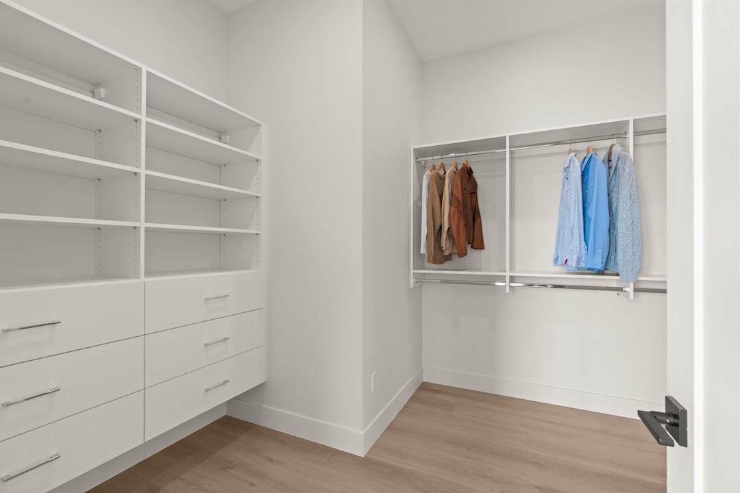 Walk-in closet