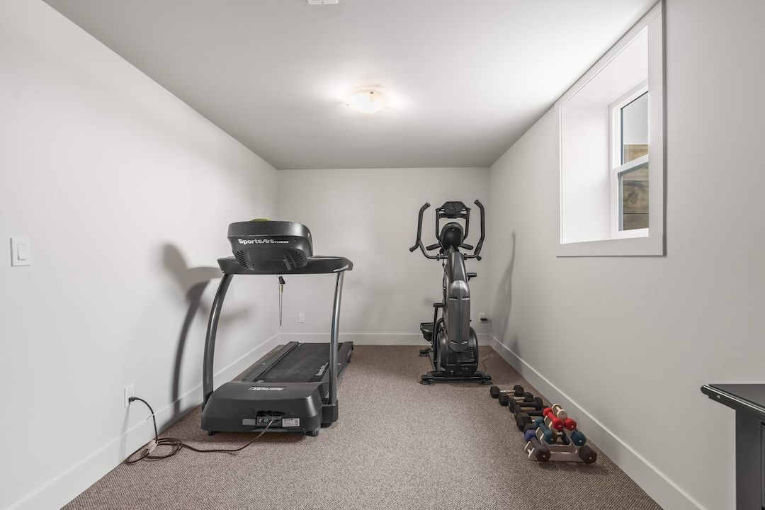 Lower-level bedroom / flex room
