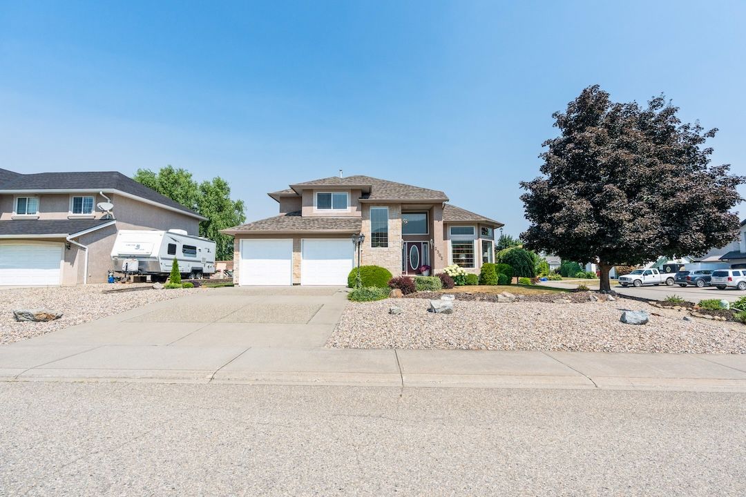 Info Booklet — 2302 Maundrell Avenue