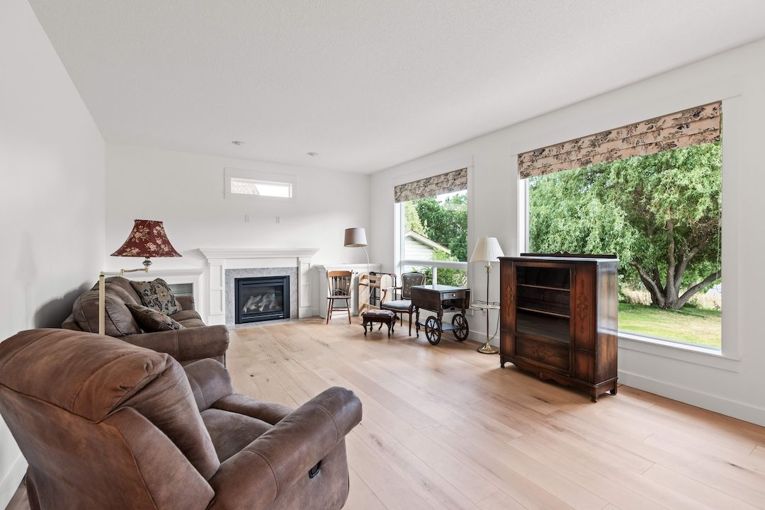 Living room with gas fireplace