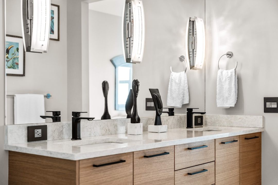Five-piece ensuite with double vanity and soaker tub