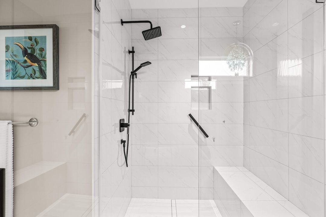 Ensuite shower — 9814 Beacon Hill Crescent