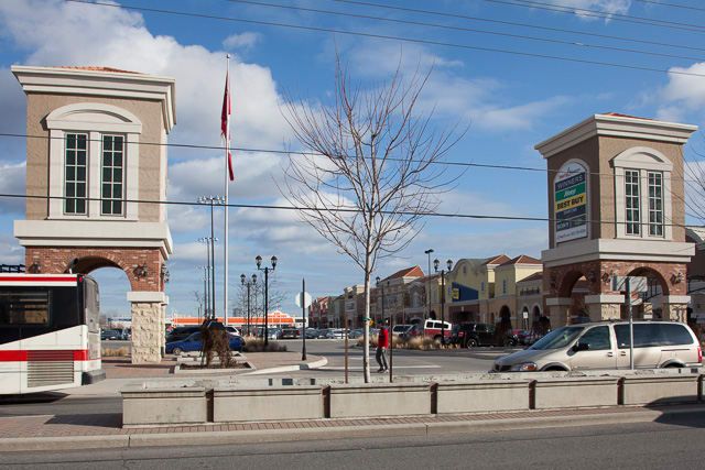 Leaside is a perfect and attractive neighbourhood in midtown Toronto. Here are 10 reasons to love Leaside from Jethro Seymour, Top midtown Toronto Real Estate broker