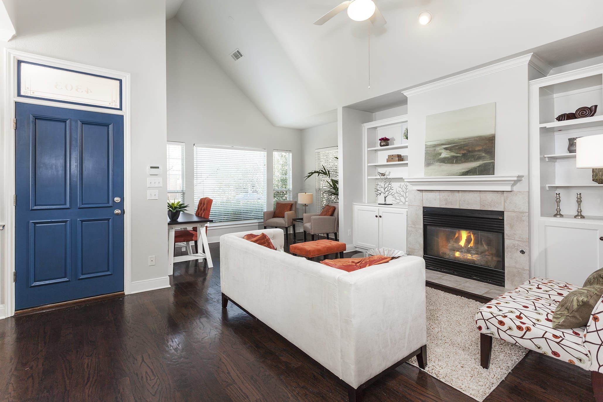 warm and cozy living room in Rosedale