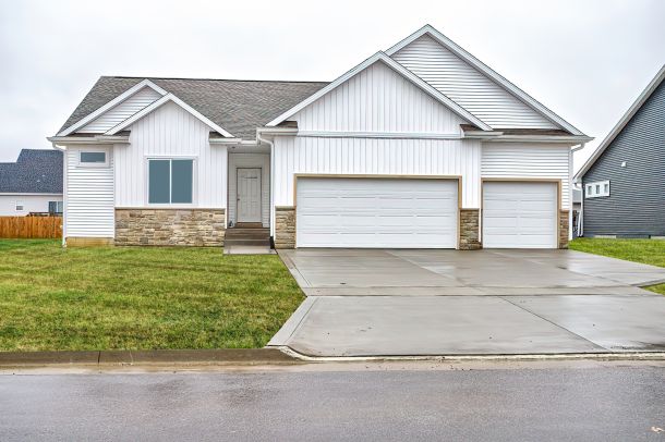 313 Cedar Dr | Ames, IA